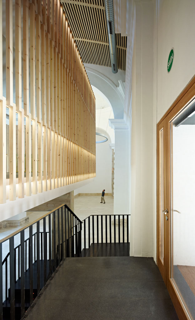 西班牙 16 世纪教堂复兴 | 多功能活动空间-44