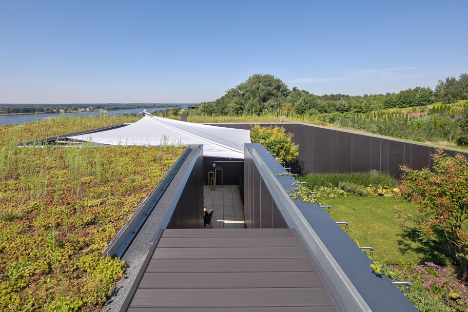 波兰现代河畔别墅，自然与人居的完美融合-44