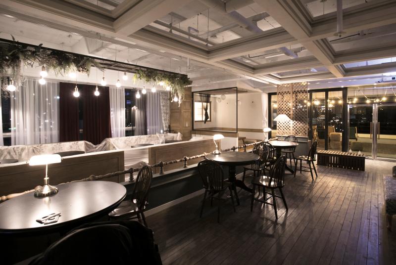 首尔海岸咖啡厅，100 坪空间的海洋主题设计-2