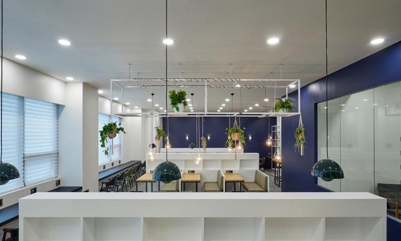 首尔 50 平极简咖啡厅，打造温馨交流空间-2