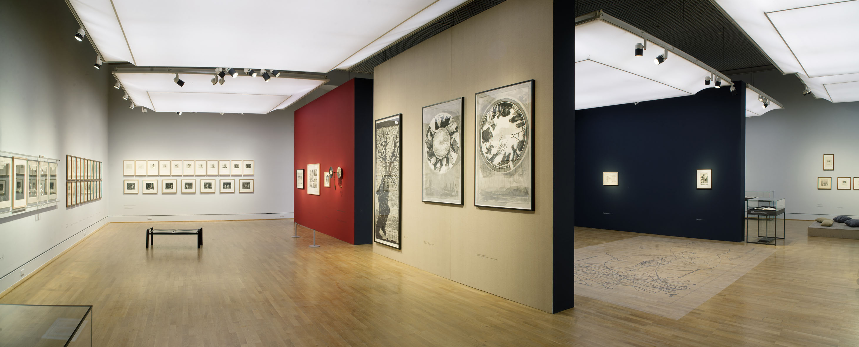 柏林博物馆临时展览空间的双重视觉设计-4