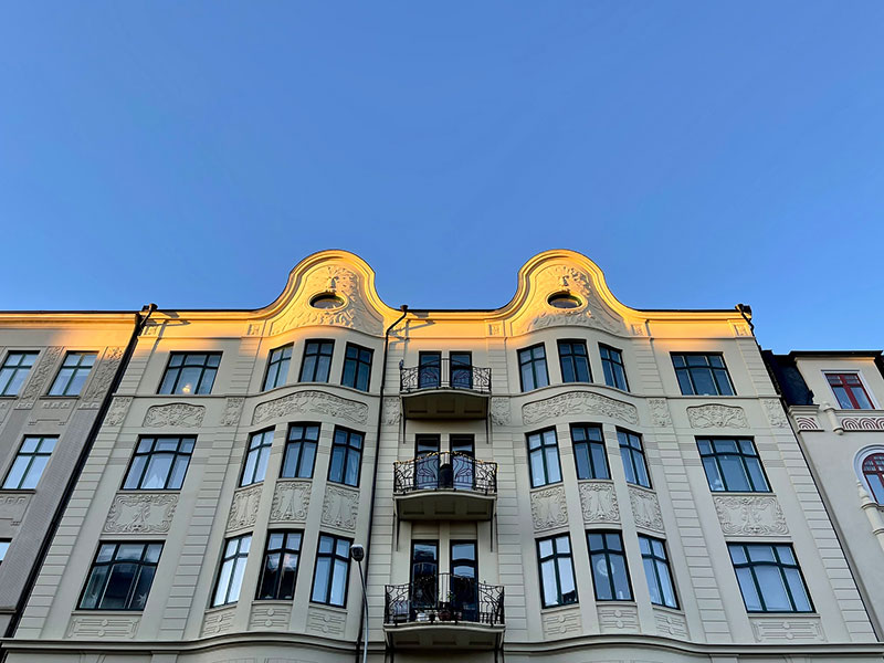 瑞典时尚阁楼公寓 | 玻璃隔墙与木梁的完美结合-33