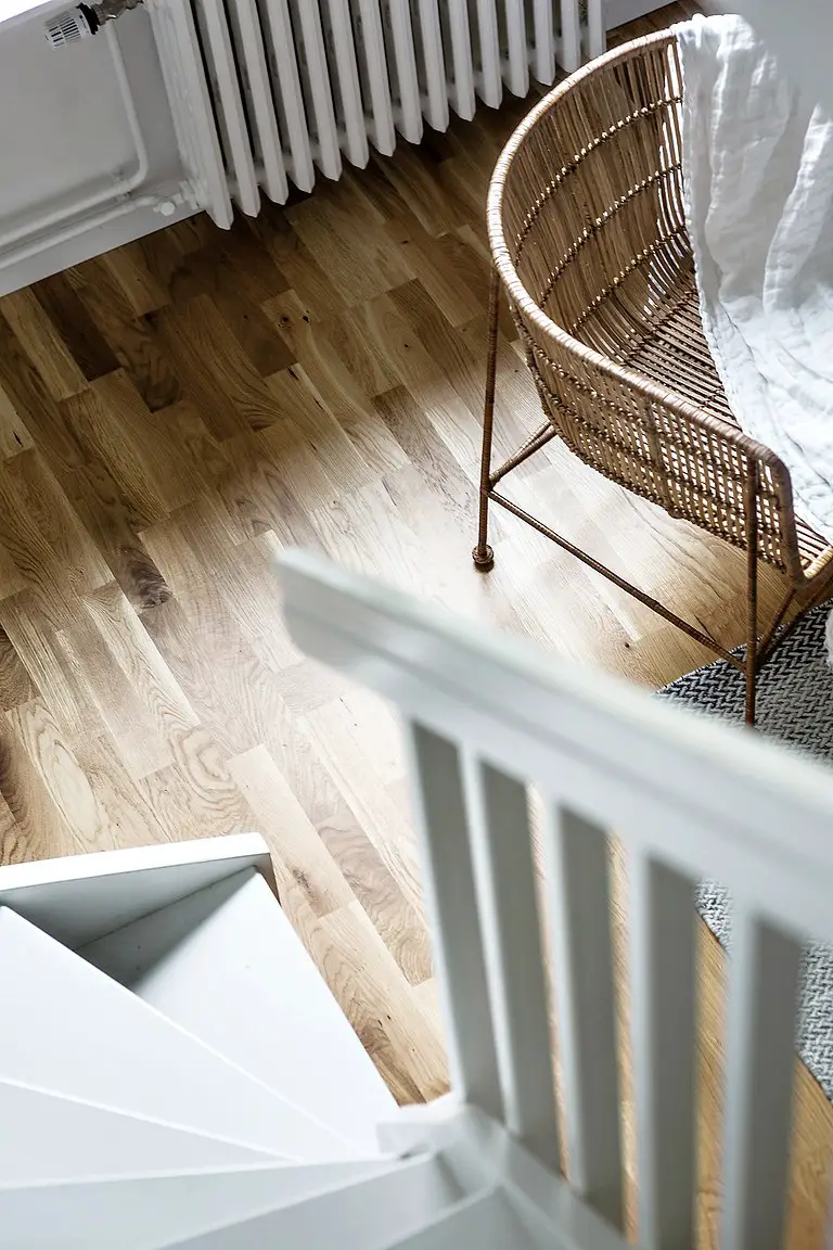 瑞典公寓巧妙改造，阁楼卧室温馨舒适-5