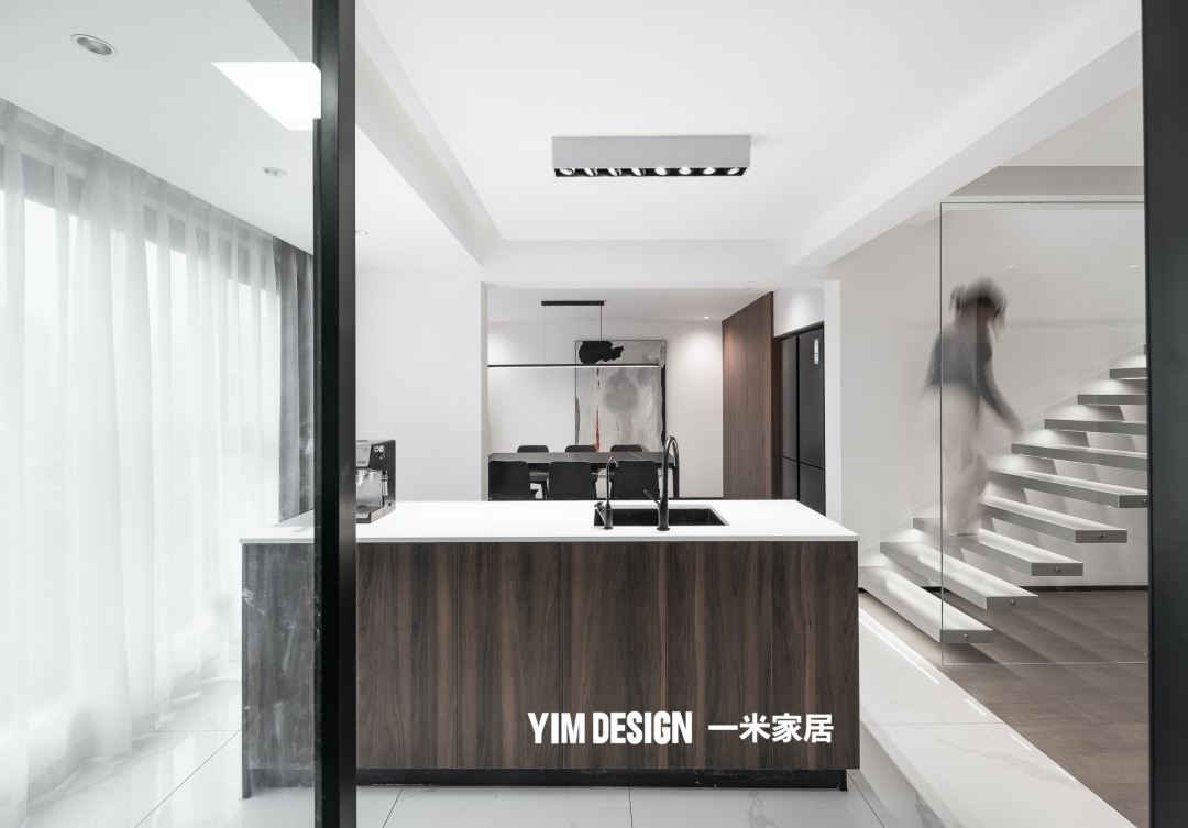 动静之间 · 现代简约顶复空间的多功能设计丨李宝红-32