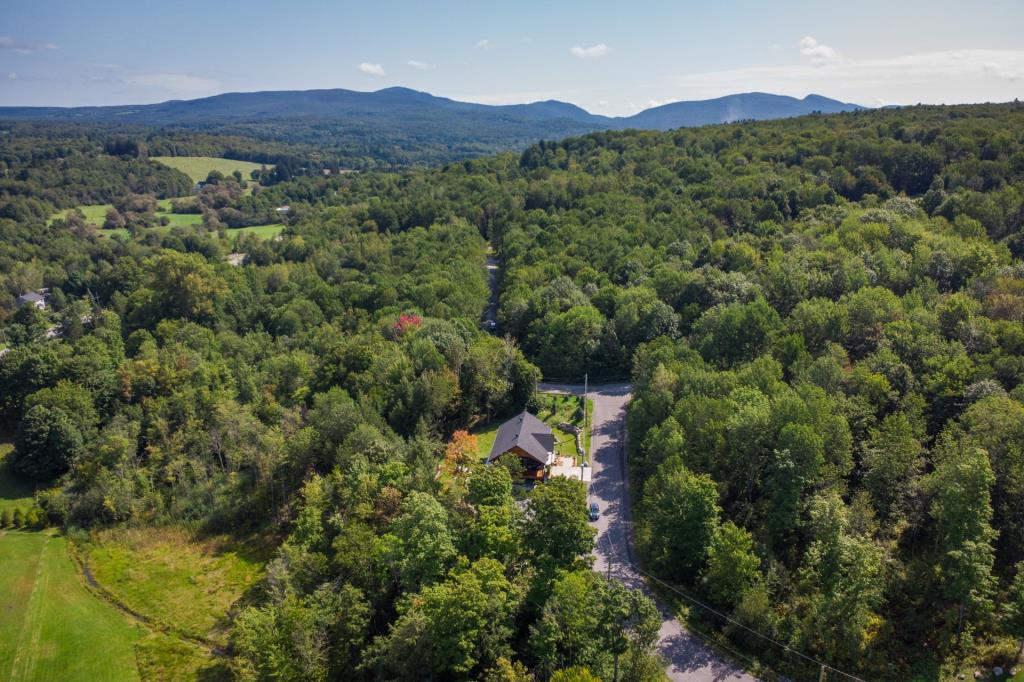 LacBrome地区农舍风格新住宅丨加拿大魁北克丨Joli Joli Design-41