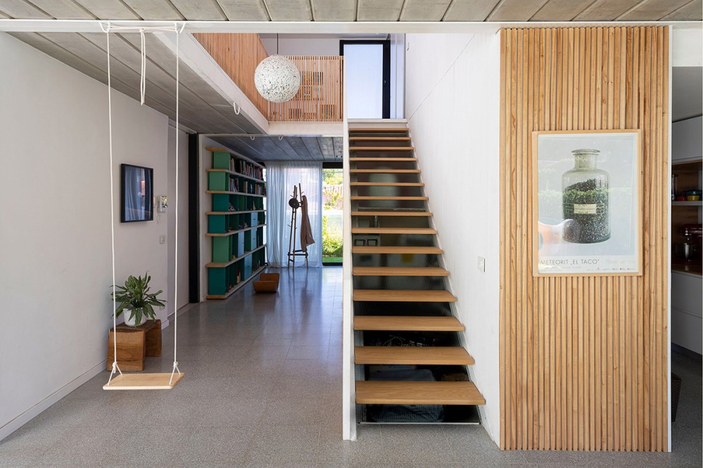 3X3屋（在没有更多语境的情况下，Casa常见为西班牙语中房子、屋子的意思 ，3X3按字面保留） 丨阿根廷布宜诺斯艾利斯丨Luciano Intile等多人-3