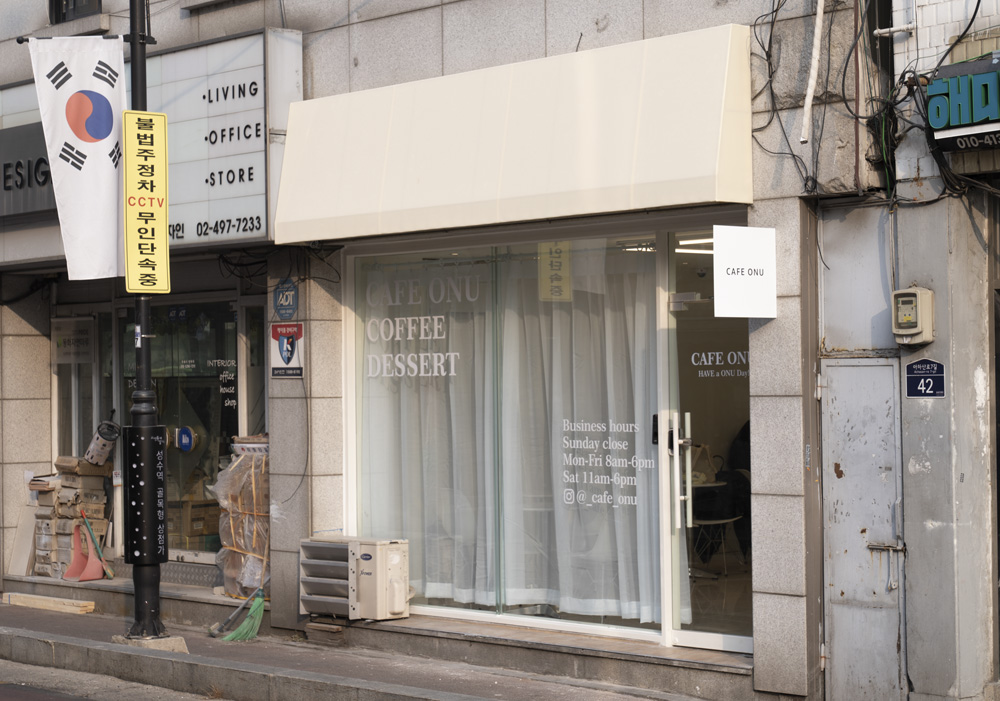 12 平米极简咖啡馆，小空间大设计-12