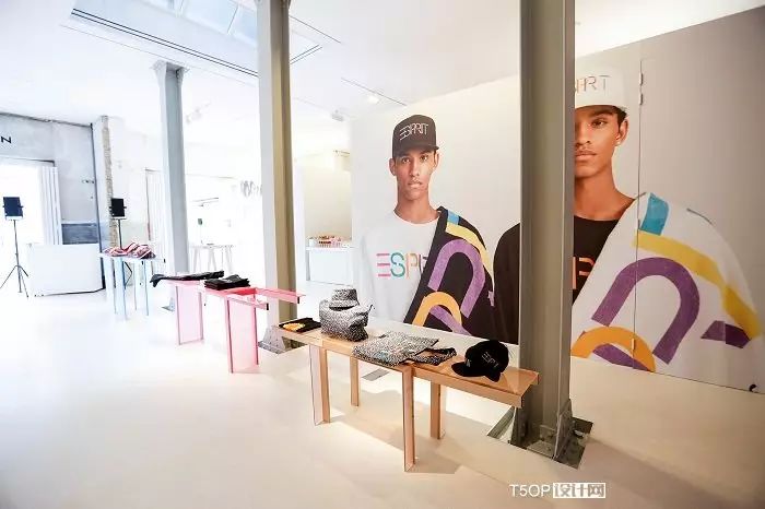 由不同颜色的塑料打造ESPRIT弹出店-26