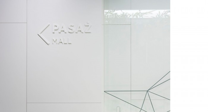 金色庭院购物中心02号卫生间

注：Toalety常见为卫生间之意；Złote Tarasy是波兰华沙一个知名的购物中心，中文一般译为金色庭院购物中心  丨波兰华沙丨Rubicon Architekt Kraków-11