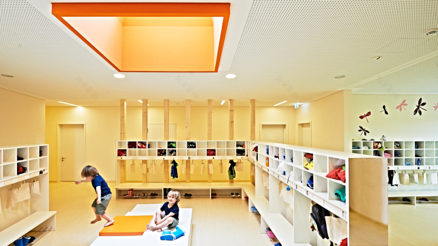 德国最高日托中心 · 纽伦堡“沃尔克 10”-15