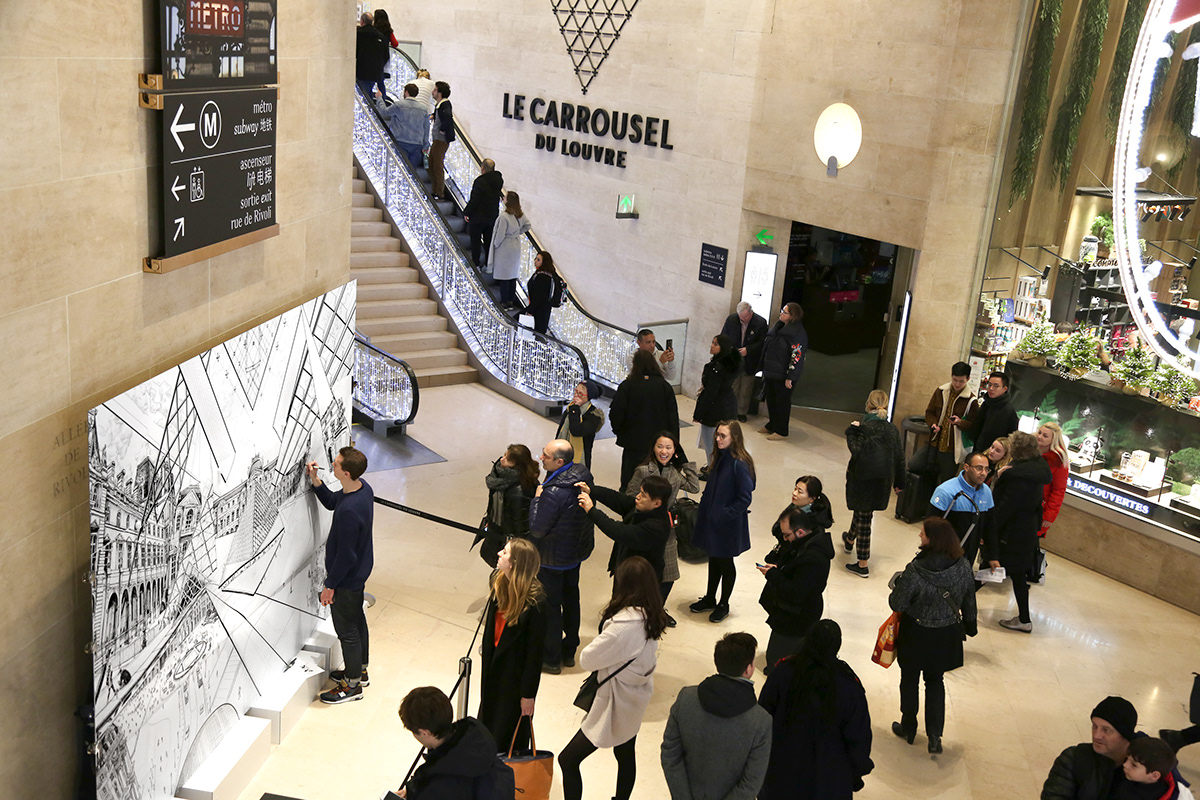 巴黎卢浮宫交叉金字塔艺术表演-4