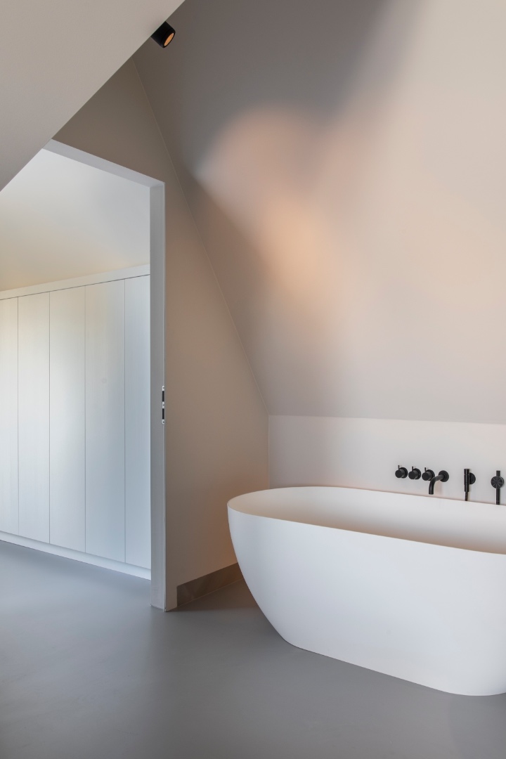 Vloer- en wandafwerking in Gooische villa-9