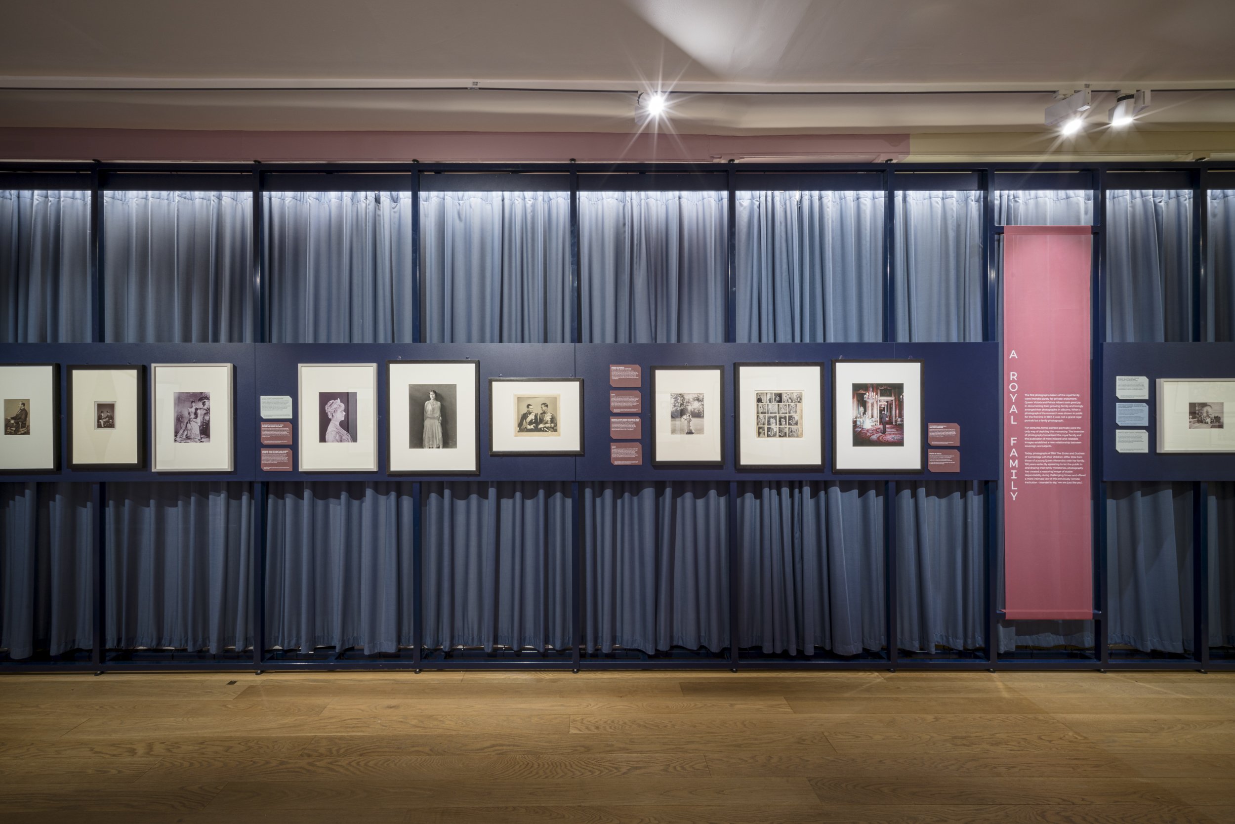 伦敦肯辛顿宫摄影艺术展丨英国伦敦丨Nissen Richards Studio-26