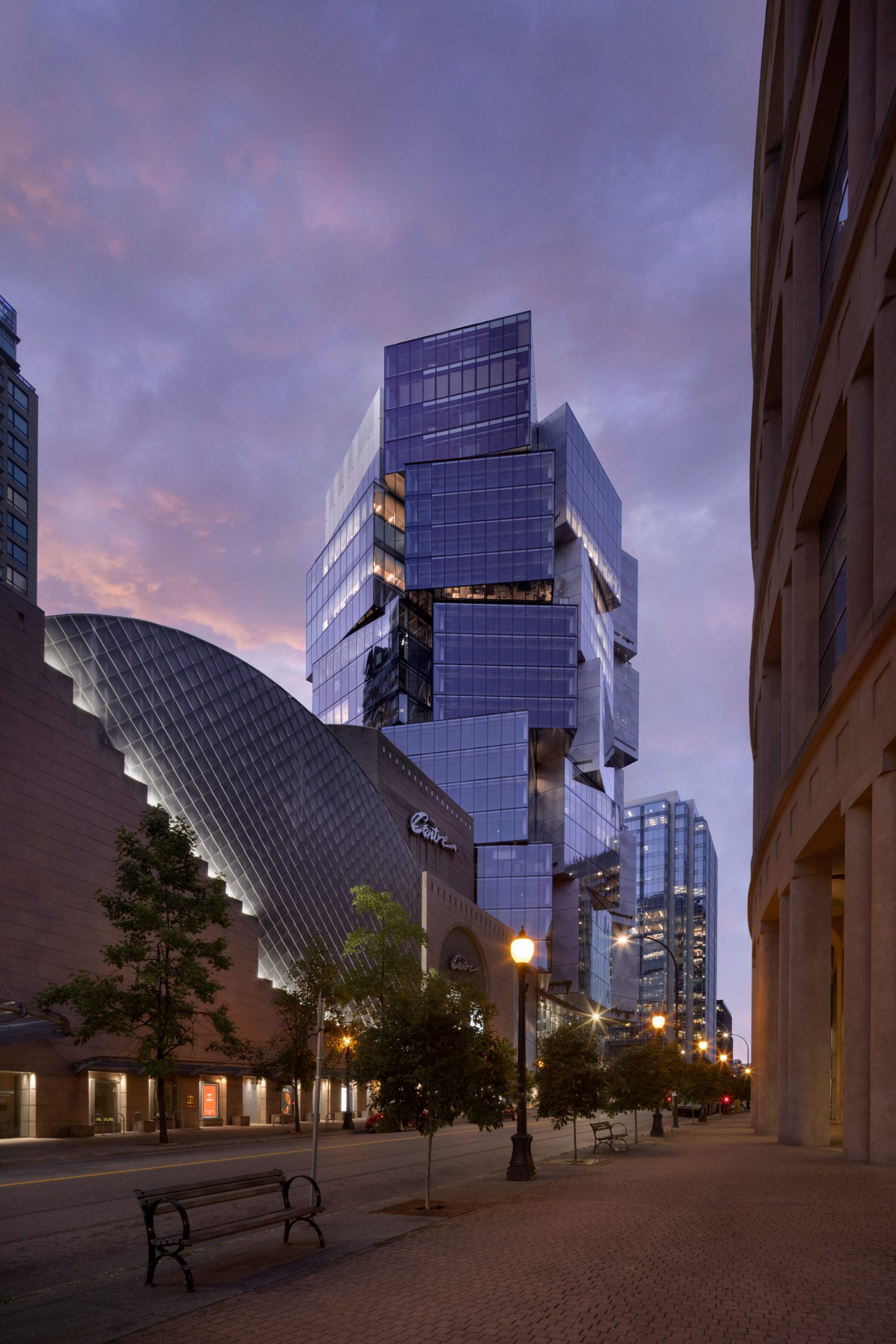 "日式灯笼灵感 | OSO 打造温哥华独特玻璃立方体高楼"-3