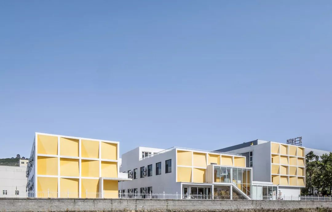 烟台春晖路青年公寓 | 工业遗址变身活力共享社区-20