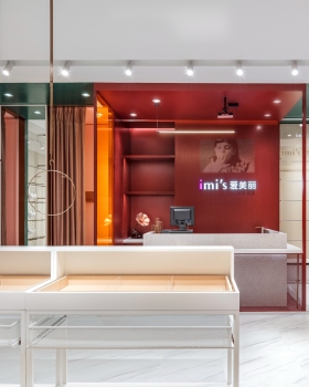 imi's 爱美丽内衣店，灵感源自《天使爱美丽》的电影空间