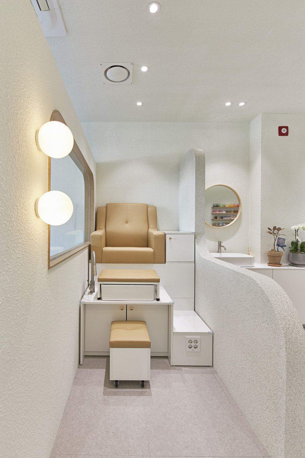 12 平米极简双店面 打造温馨小空间-9