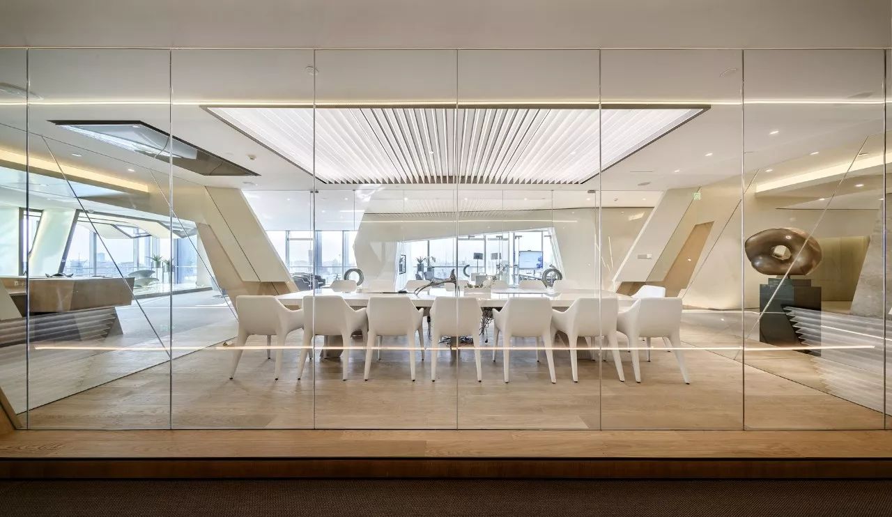 未来之境 | 建筑感与温暖气息的办公室设计-9