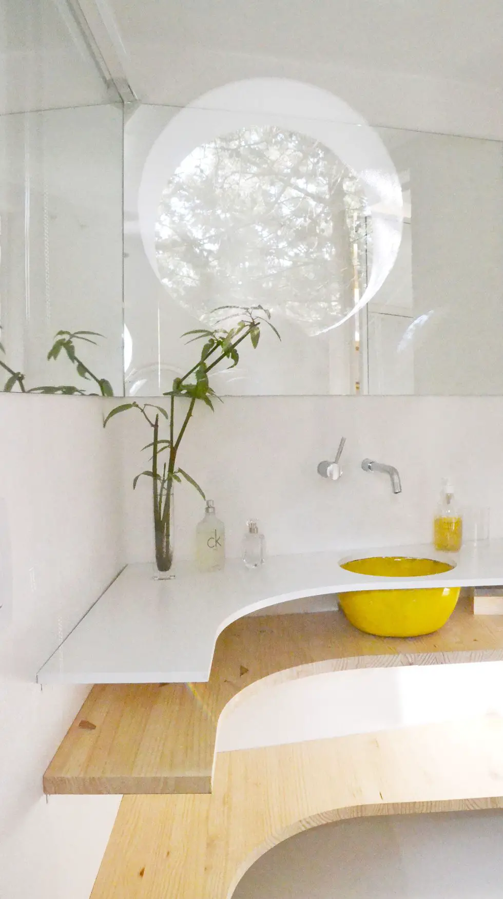 马德里 50m2 迷你之家 | 设计师巧妙运用镜子扩展空间-12