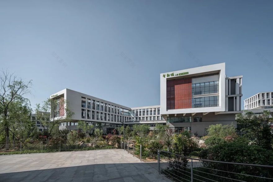 青岛西海岸新区中德应用技术学校丨中国青岛丨腾远设计-34