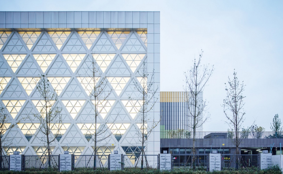 龙泉中学体育馆 | 高效利用空间的多功能设计典范-35