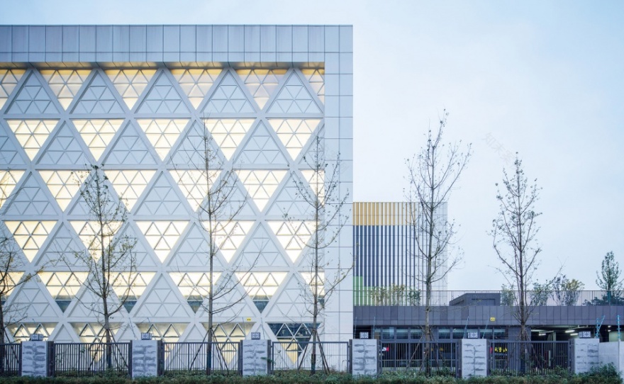 龙泉中学体育馆 | 高效利用空间的多功能设计典范-35