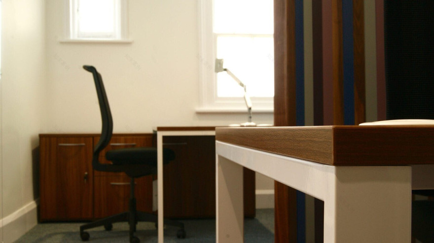 英国 Kent Reliance 银行旗舰店 · 150 年历史的精致翻新-23