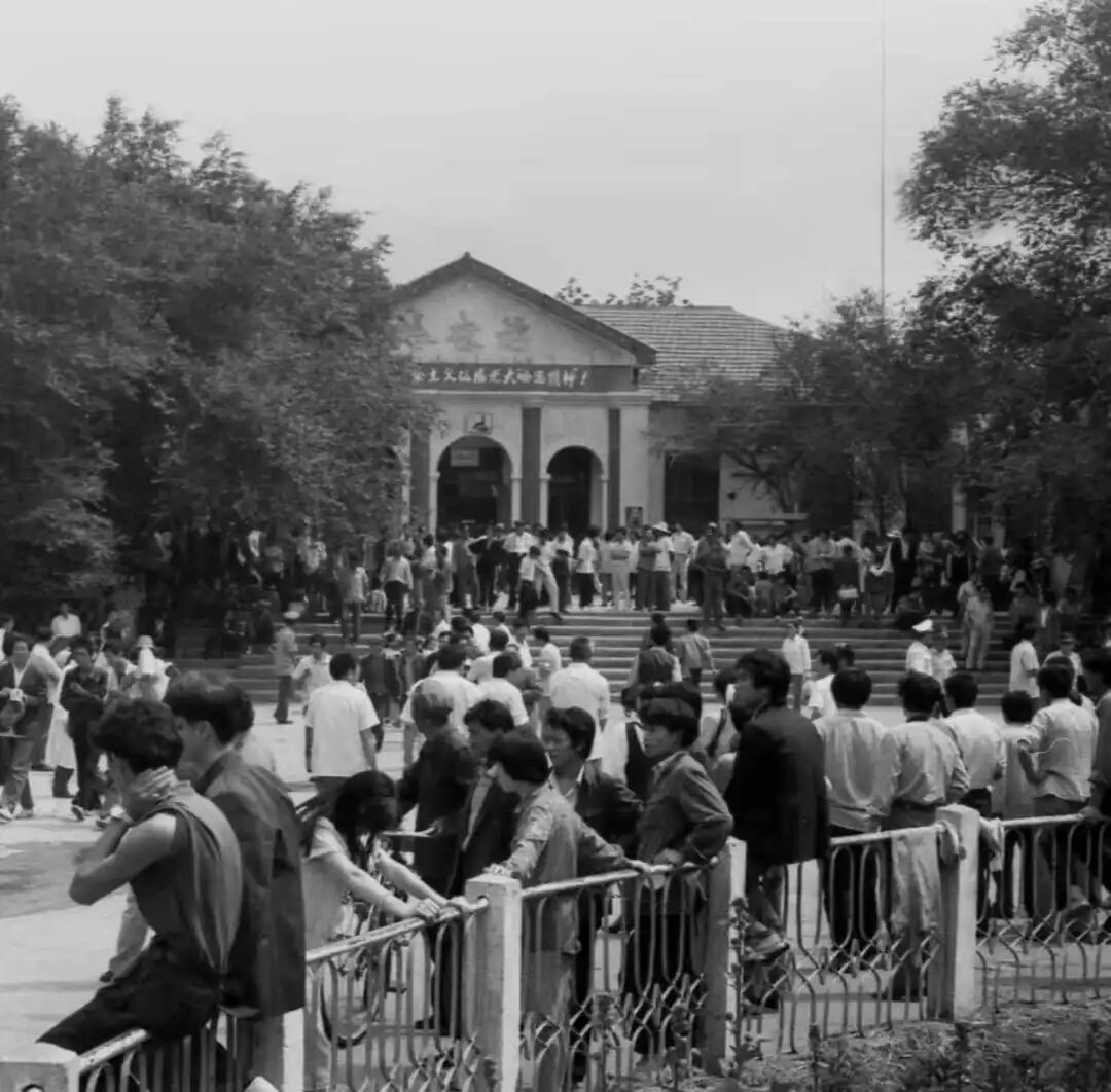 “哈密精神”万岁！央美雕塑系情景式公共艺术作品为人民塑像-34