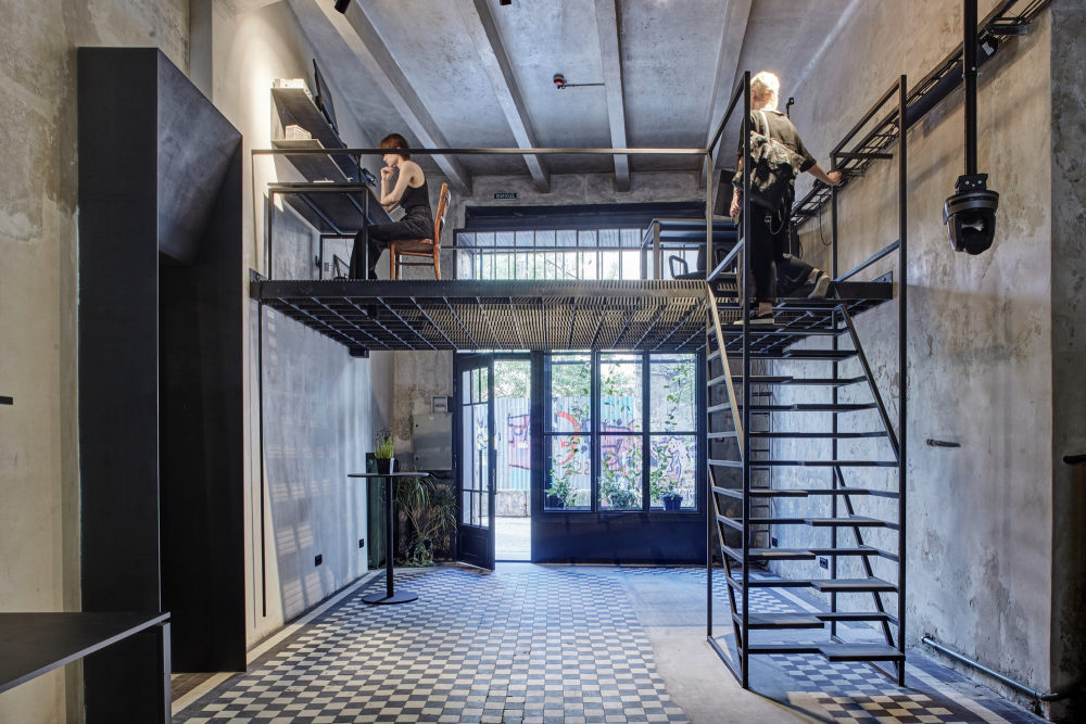 乌克兰利沃夫 Radio Garage 实验画廊改造-19