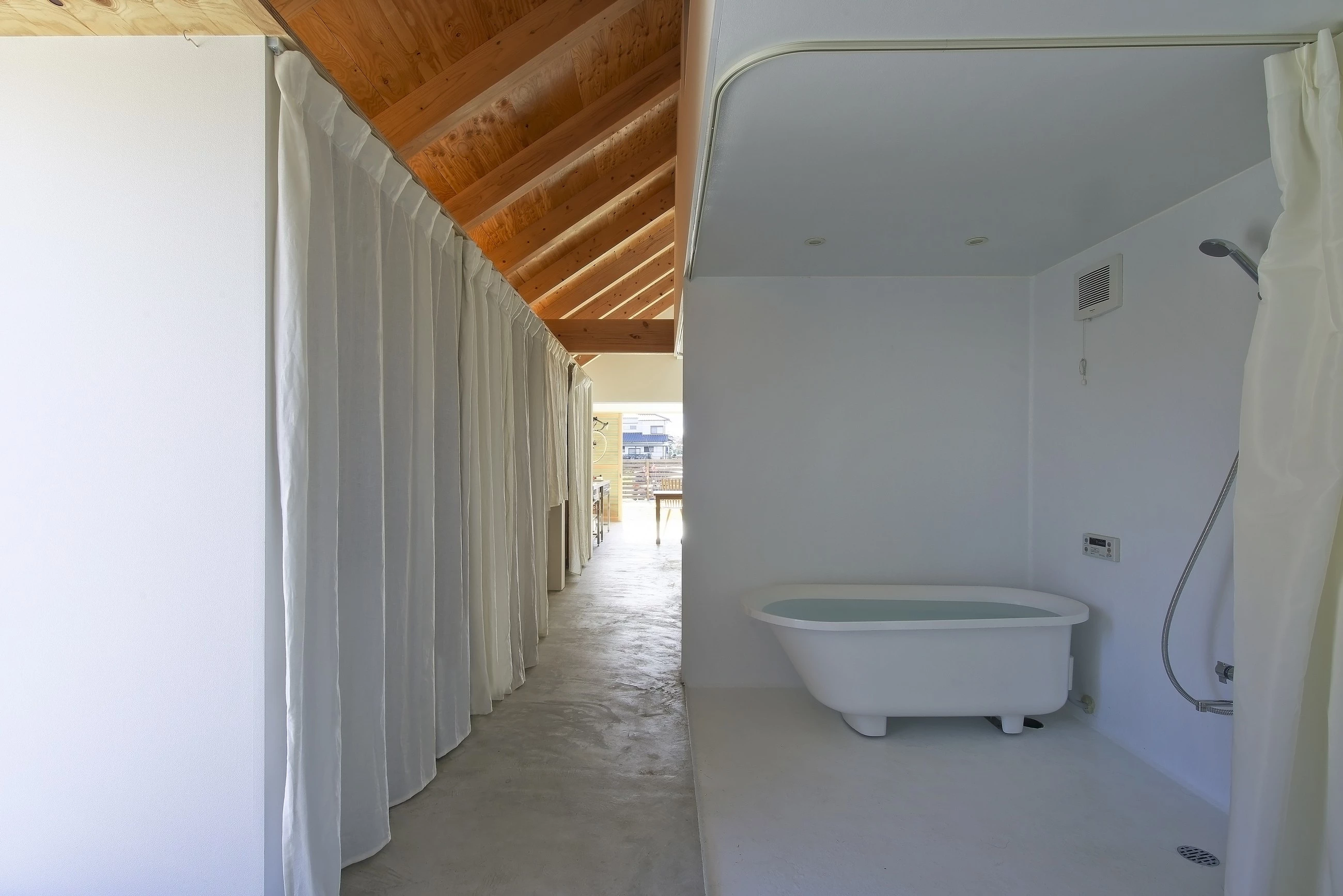 日本稻田中的“狗沙龙”住宅-25