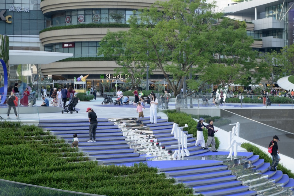 成都万象城公共广场改造设计丨中国成都丨扎哈·哈迪德建筑事务所,FLO景观设计事务所等-41