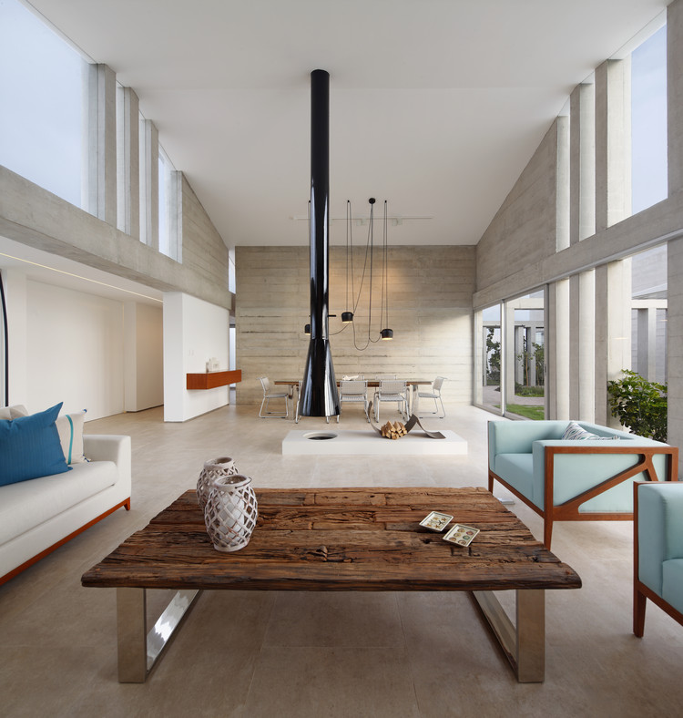 沙漠山丘中的 MW House | 绿意盎然、环境对话的休闲住宅-20