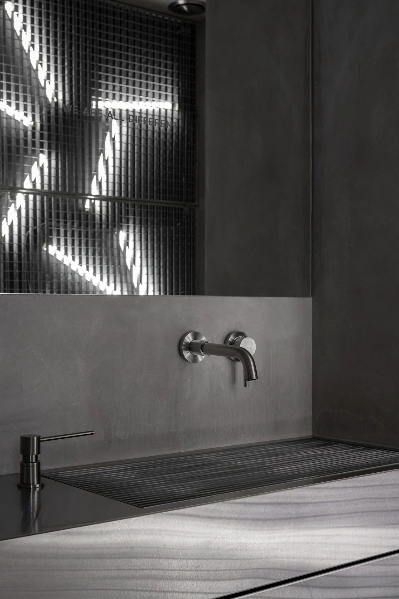 尤利亚波浪商店丨俄罗斯莫斯科丨Roman Gulyaev,Maria Tsakharias-73