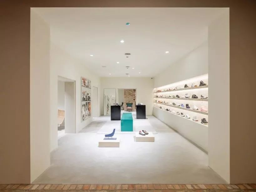 norman kelley利用多功能楼梯坡道改造芝加哥的“notre”商店-15