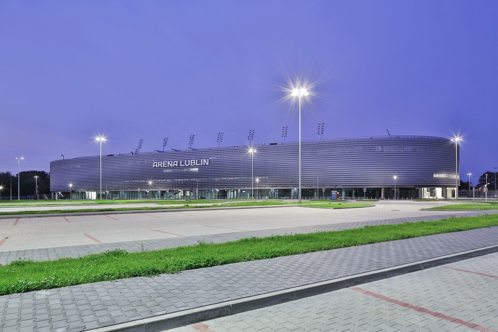 波兰卢布林体育馆,现代功能与视觉冲击的融合-22