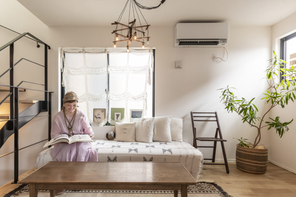 人を招く創作スペース年月を経て味わいを増す自分らしさを表現する空間 | Style of Life | 100%LiFE-16