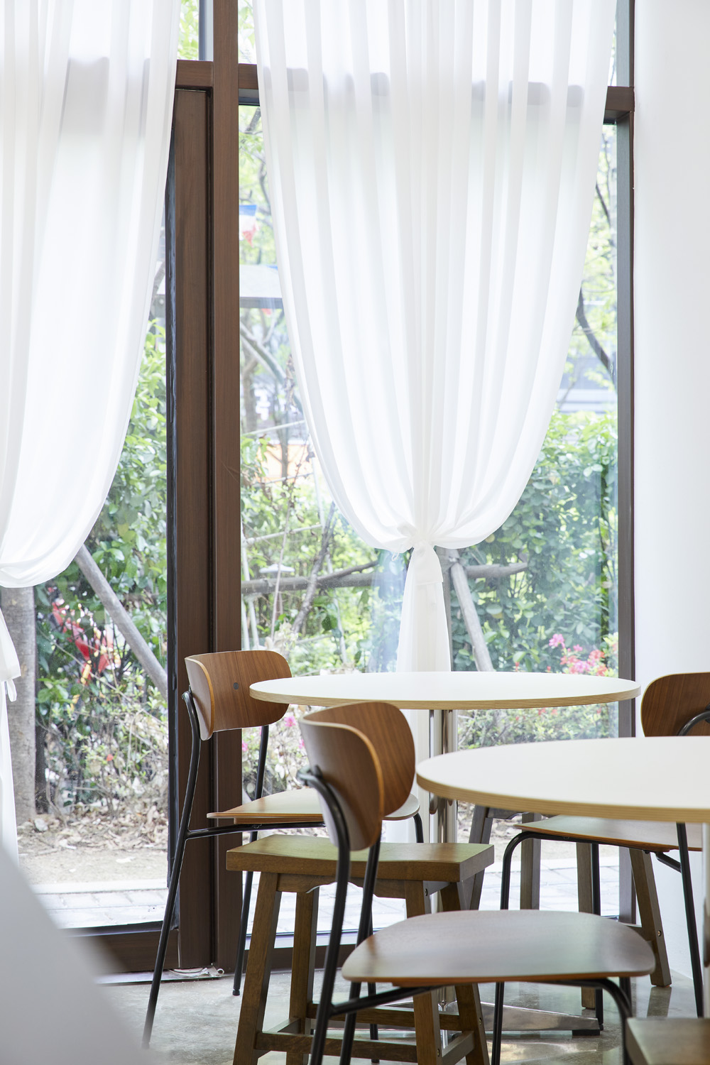 简约风格 12 平米咖啡馆设计-8