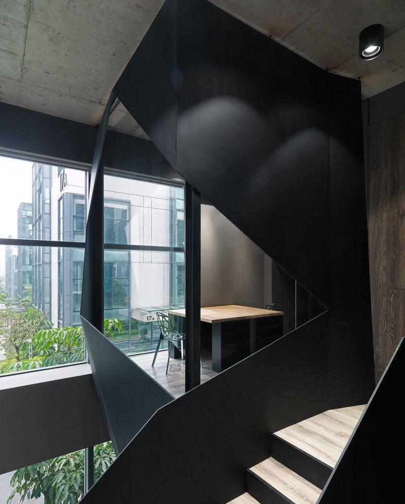 "RUIKE企業總部空間設計 | 原始與現代的完美交融"-12