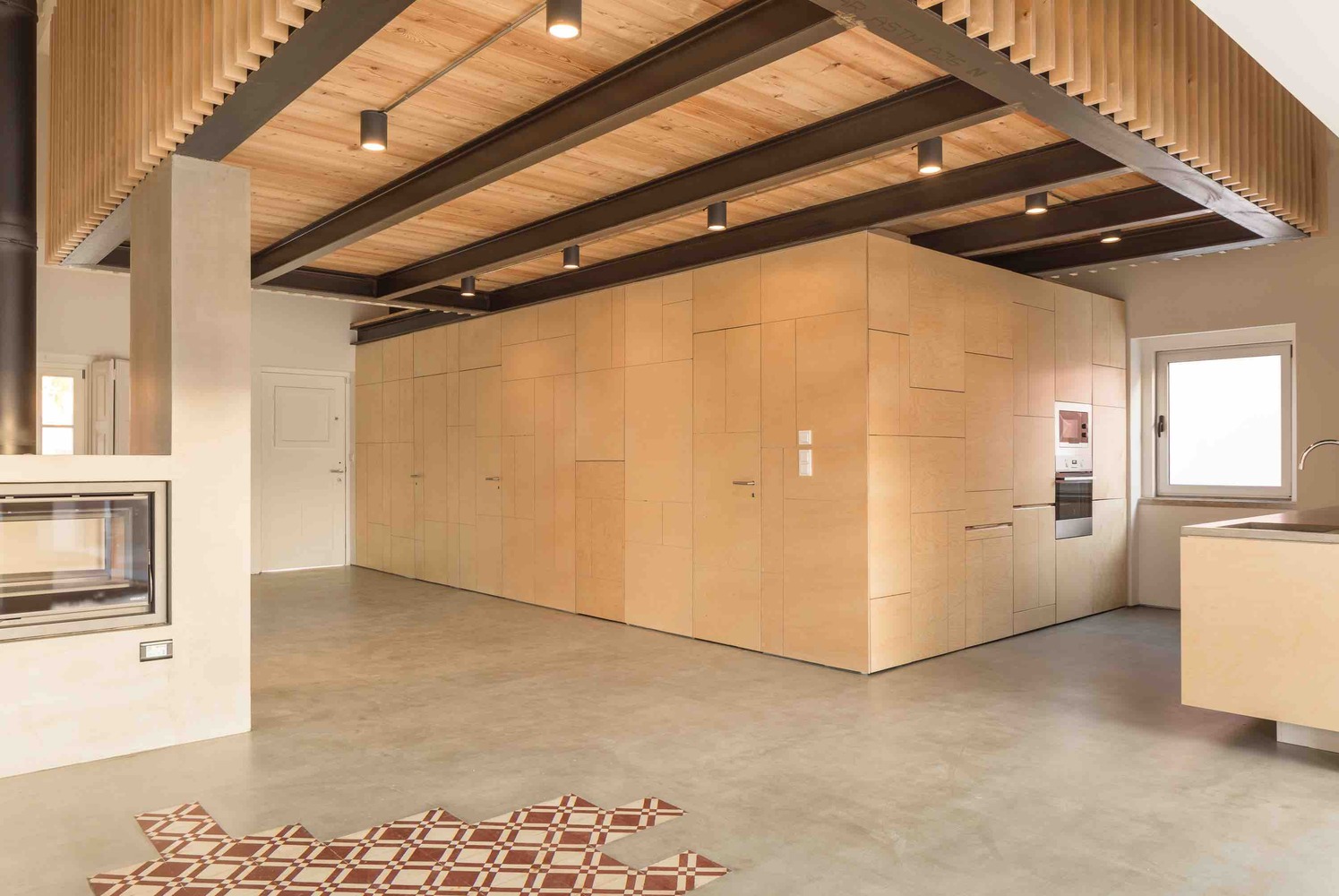 葡萄牙特拉法里亚度假屋 | 木质分隔打造舒适私密空间-42