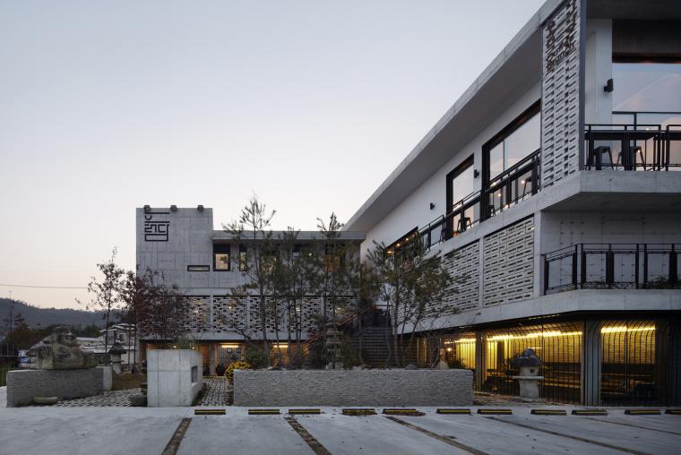 韩国 The Ground Wall 住宅丨FHHH friends +-23