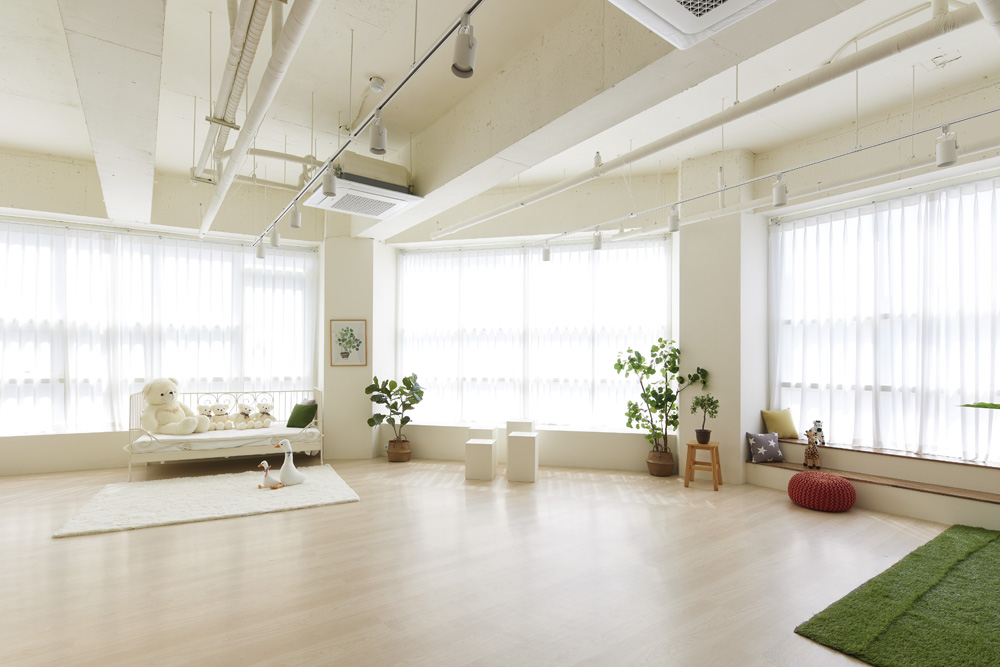 白色木纹打造宁静音乐工作室-2