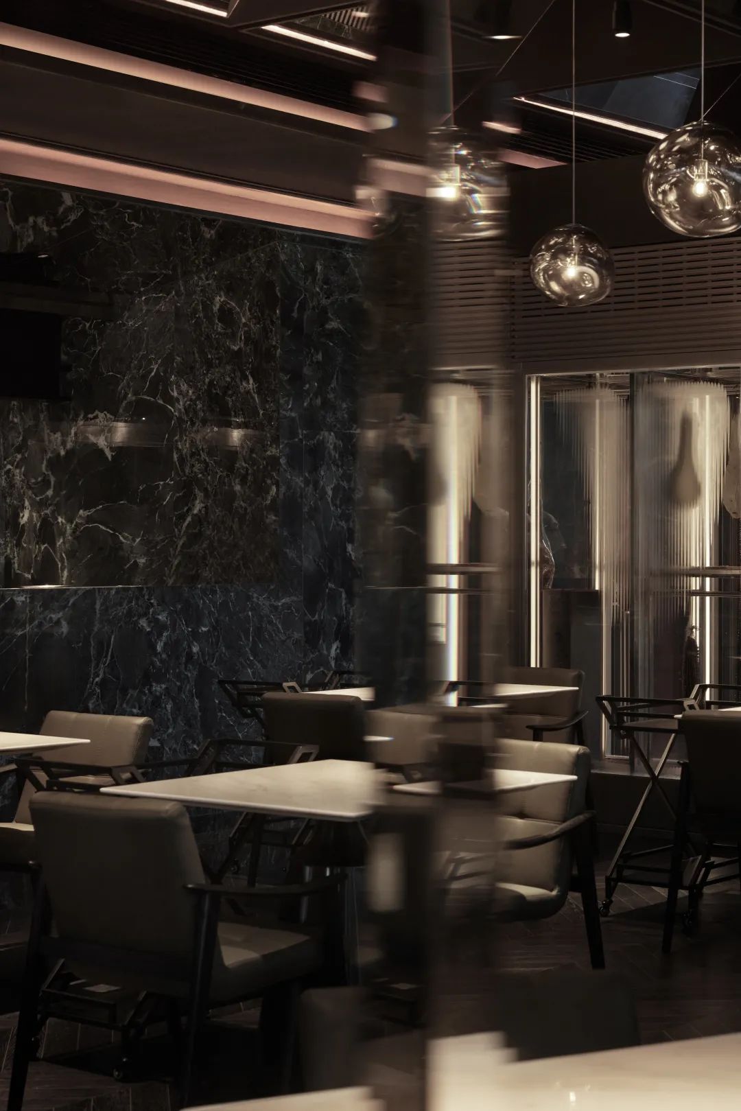 上海前滩 LARGEIGHT 牛排馆丨中国上海丨偏离设计-43