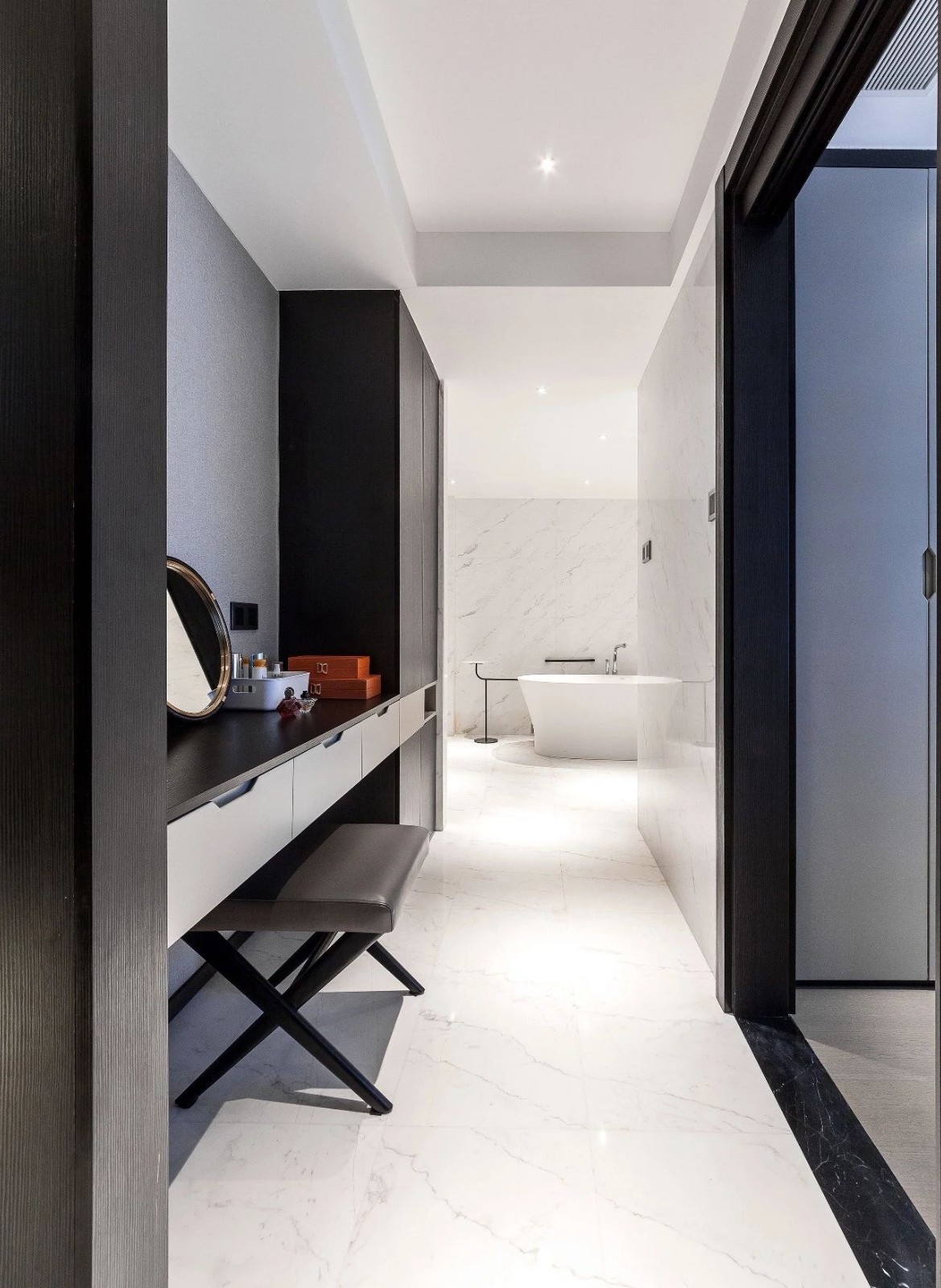 用大理石装点别墅, 黑与白的精致美-39