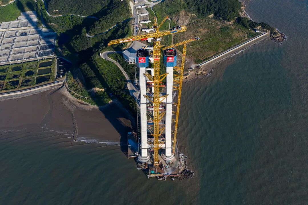 一跨1768米！国内最大跨度跨海桥首个主塔封顶-26