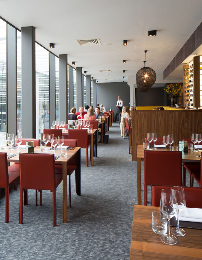 英国爱丁堡 Enzo Bar Restaurant 现代简约风格餐厅设计-6