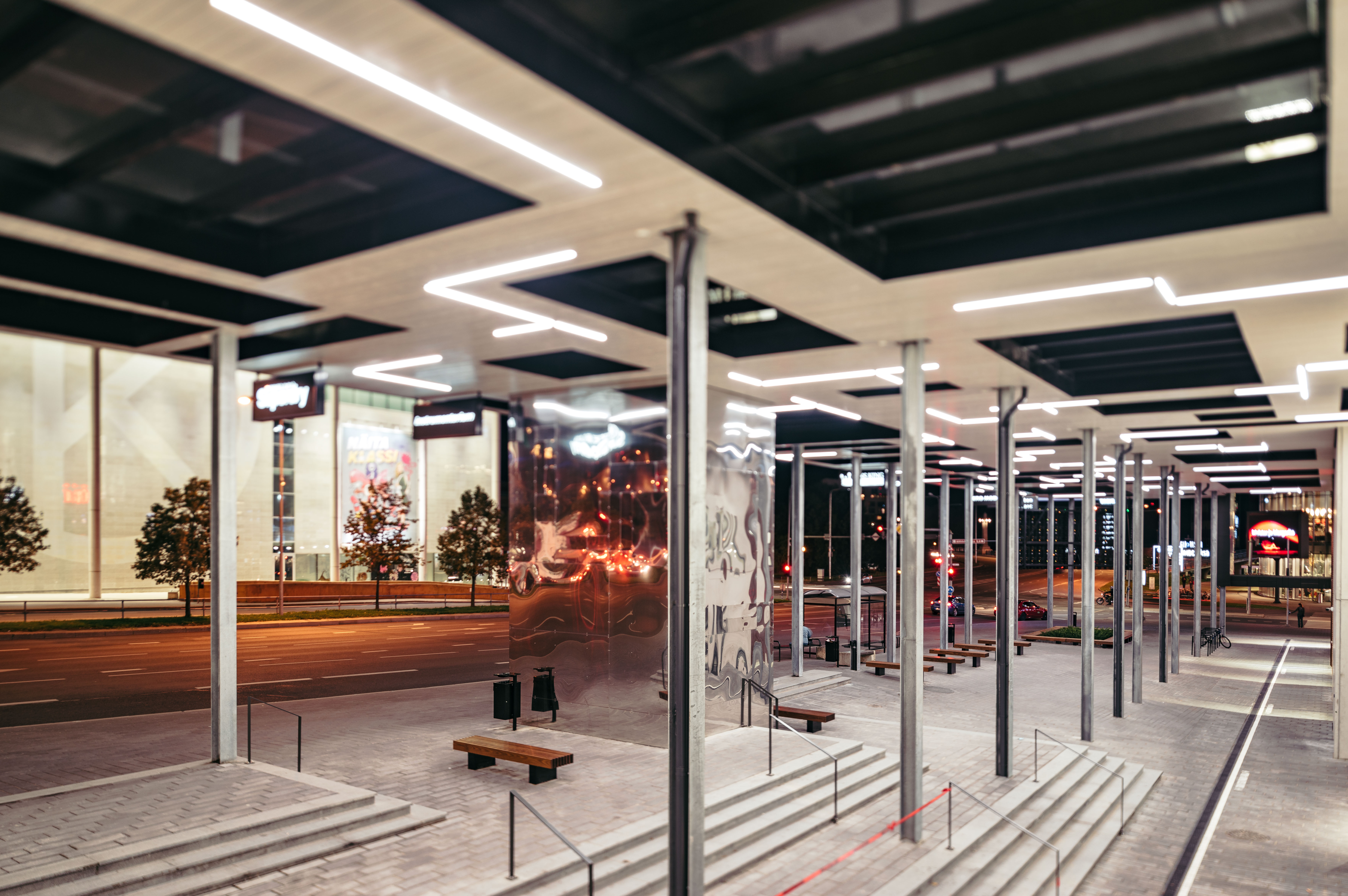 Kvartal 购物中心的室内设计亮点与趋势分析-38