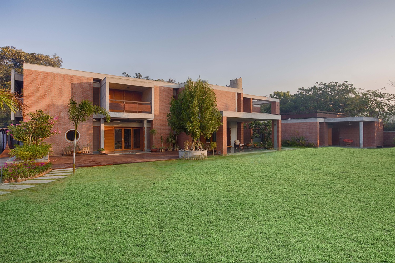 三代同堂的和谐空间——印度 Shaila Patel House-15