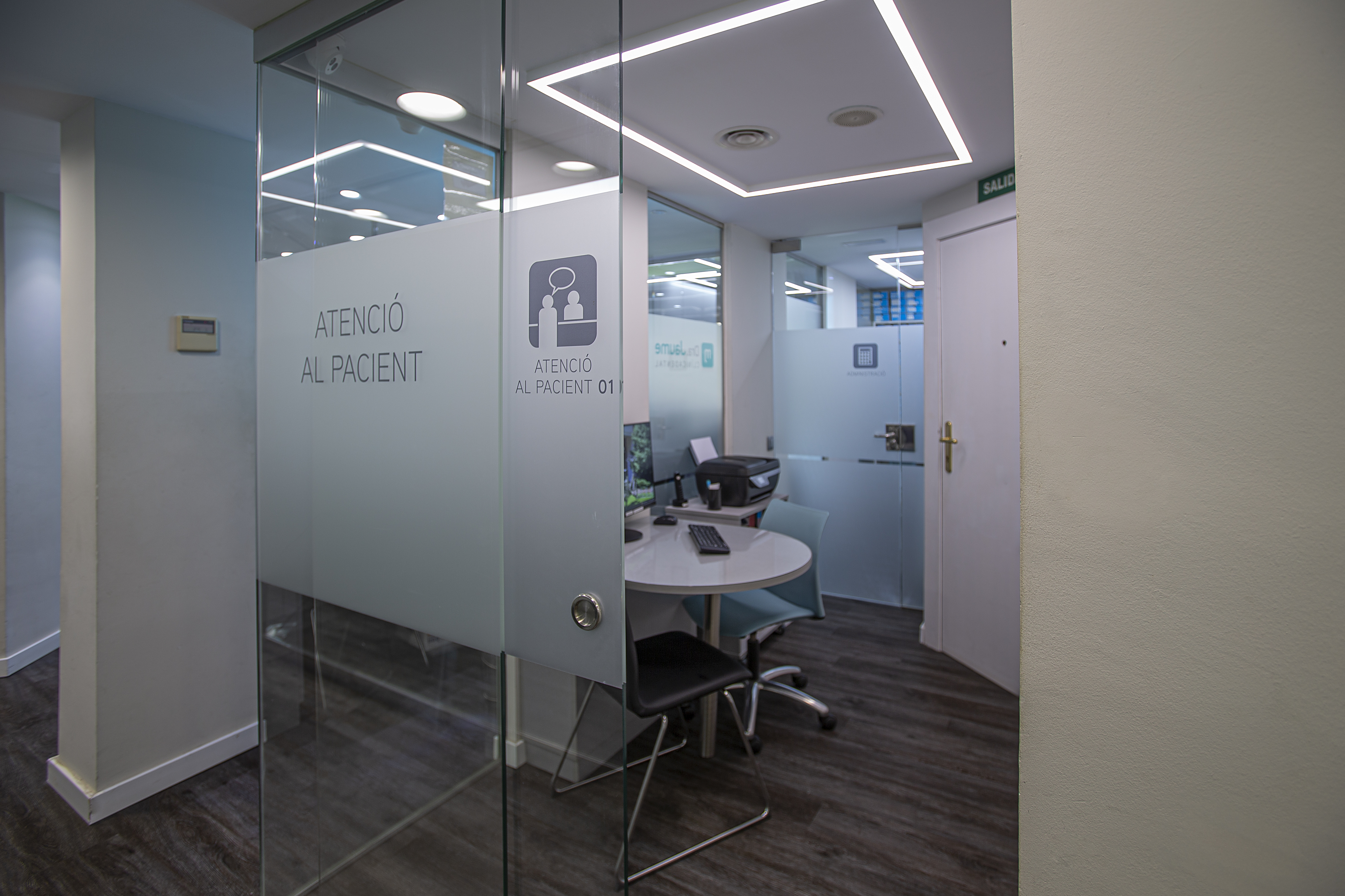 Arquitectura/Interiores. Clinica Dental Maria Jaume-14