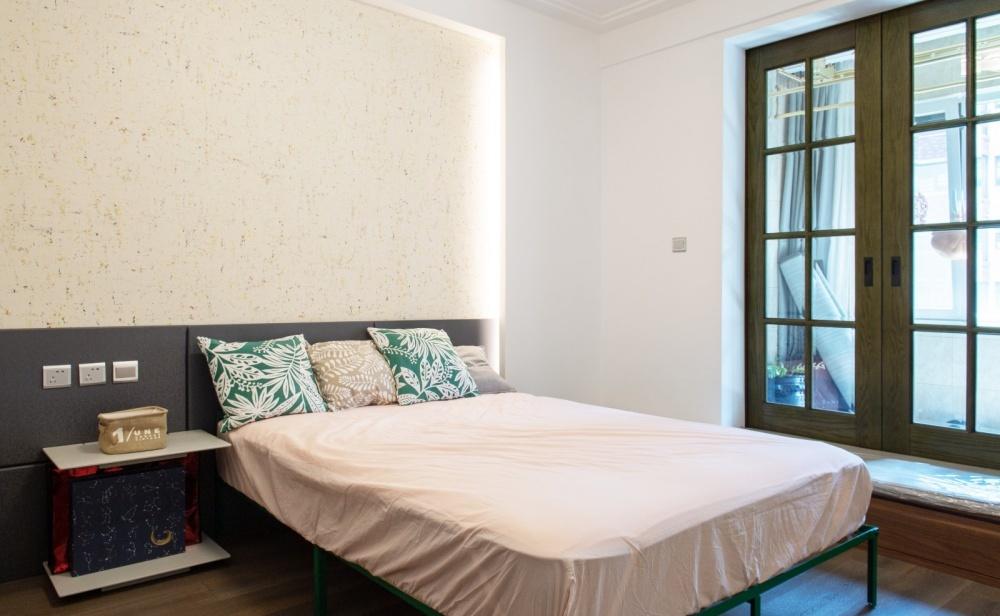 简约轻工业风宅邸 | 隐形门、玻璃砖墙的创意设计-12