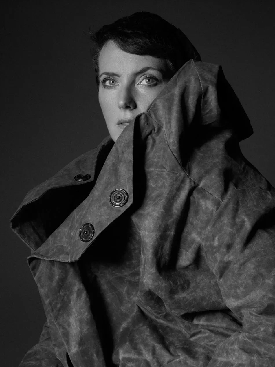 多学科设计大师 Faye Toogood 的手工实验艺术-1